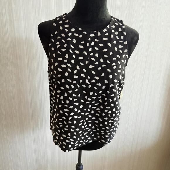 On 34th Women's Black and white sleeveless top size Small NWT - Picture 1 of 4
